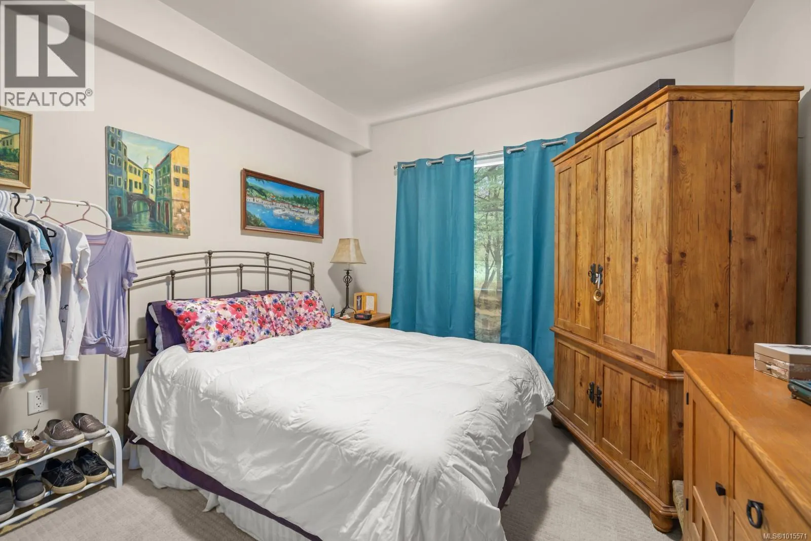 310 4394 West Saanich Rd