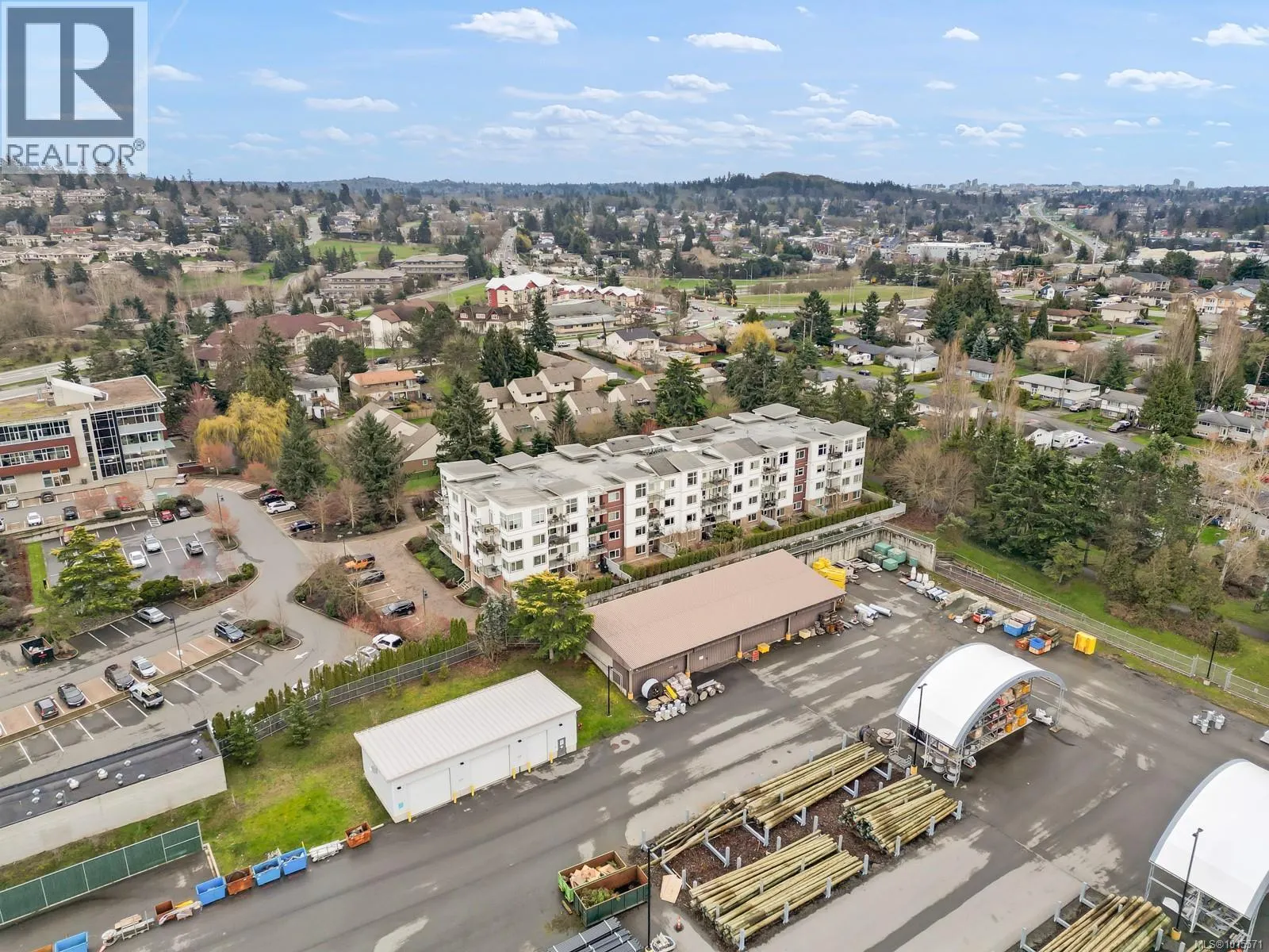 310 4394 West Saanich Rd