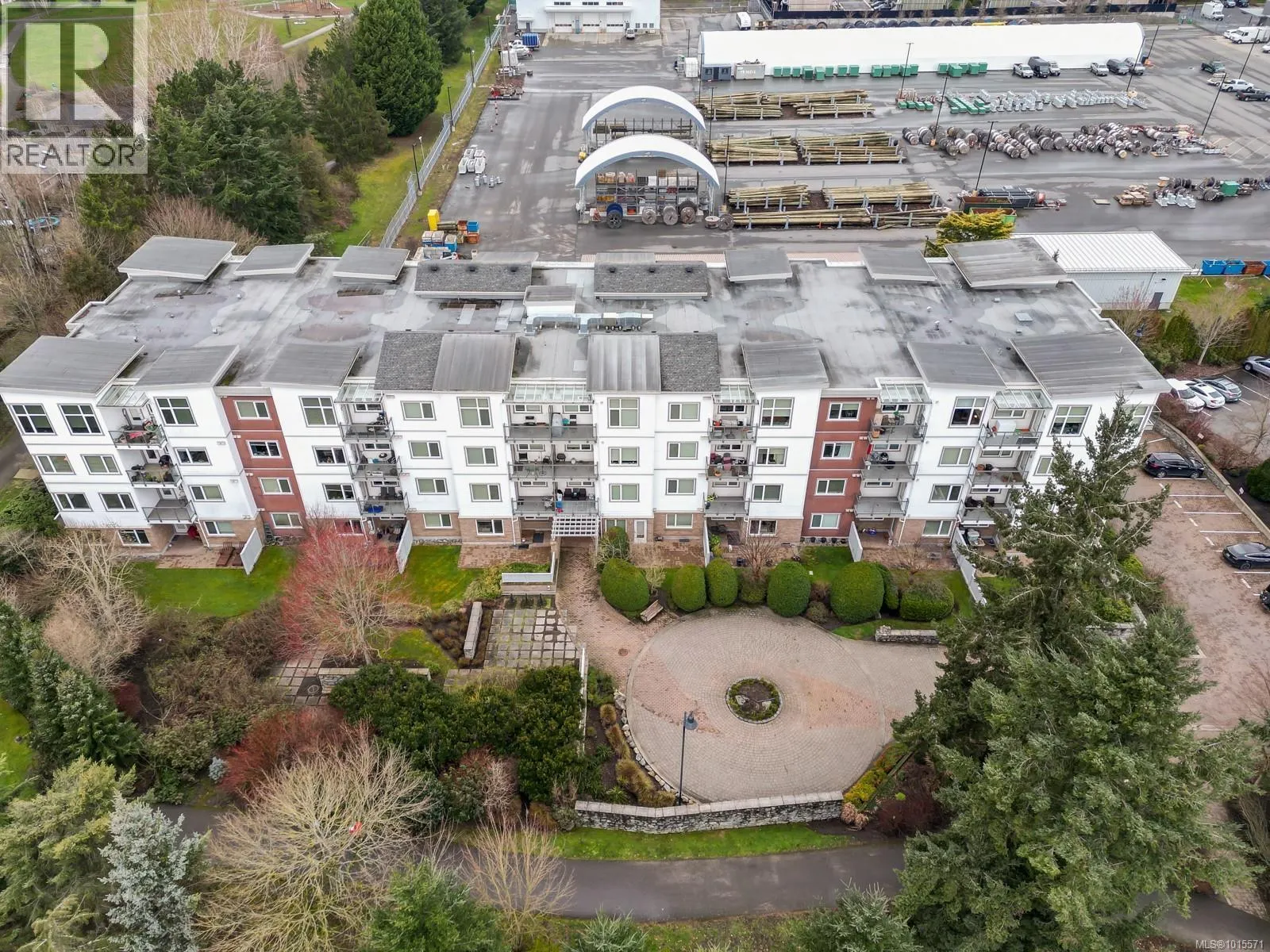 310 4394 West Saanich Rd