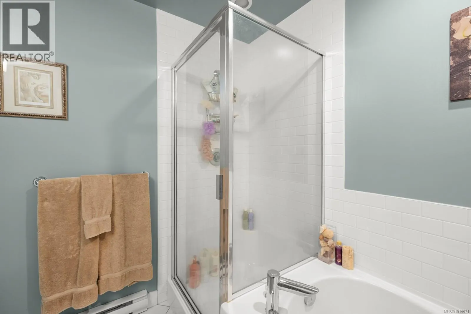 310 4394 West Saanich Rd