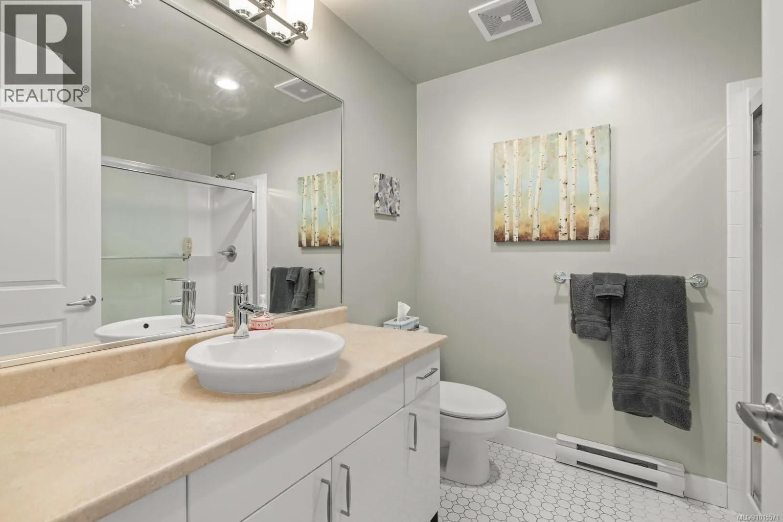 310 4394 West Saanich Rd