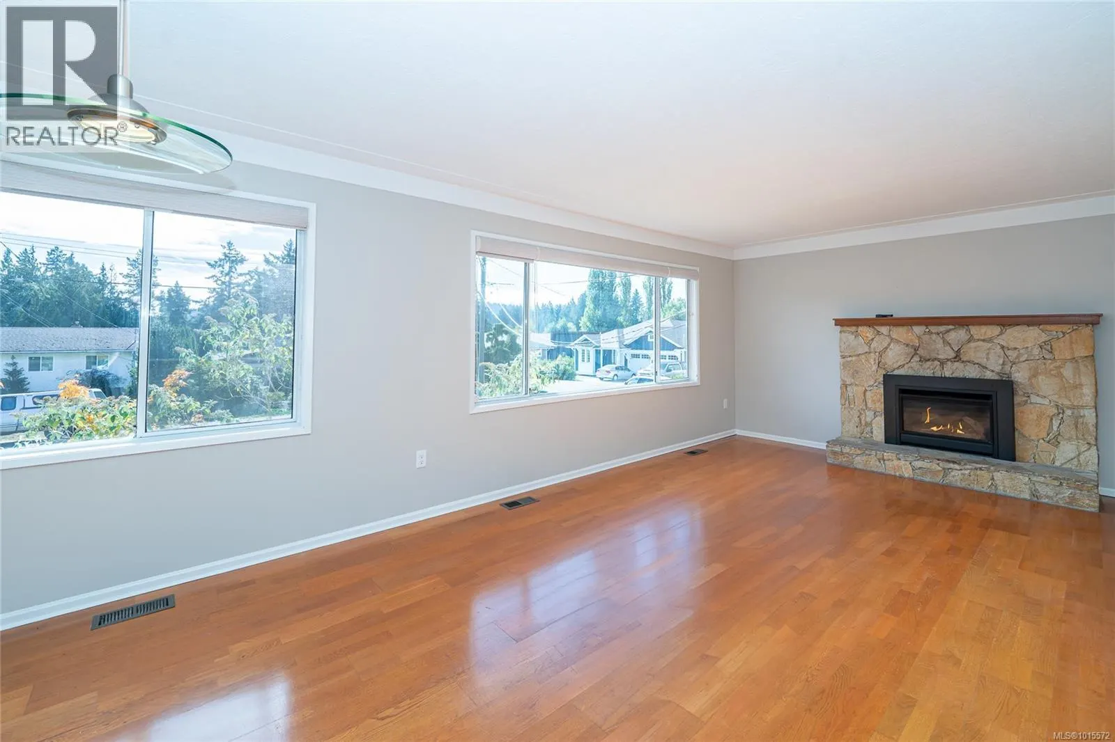 3062 Shoreview Dr