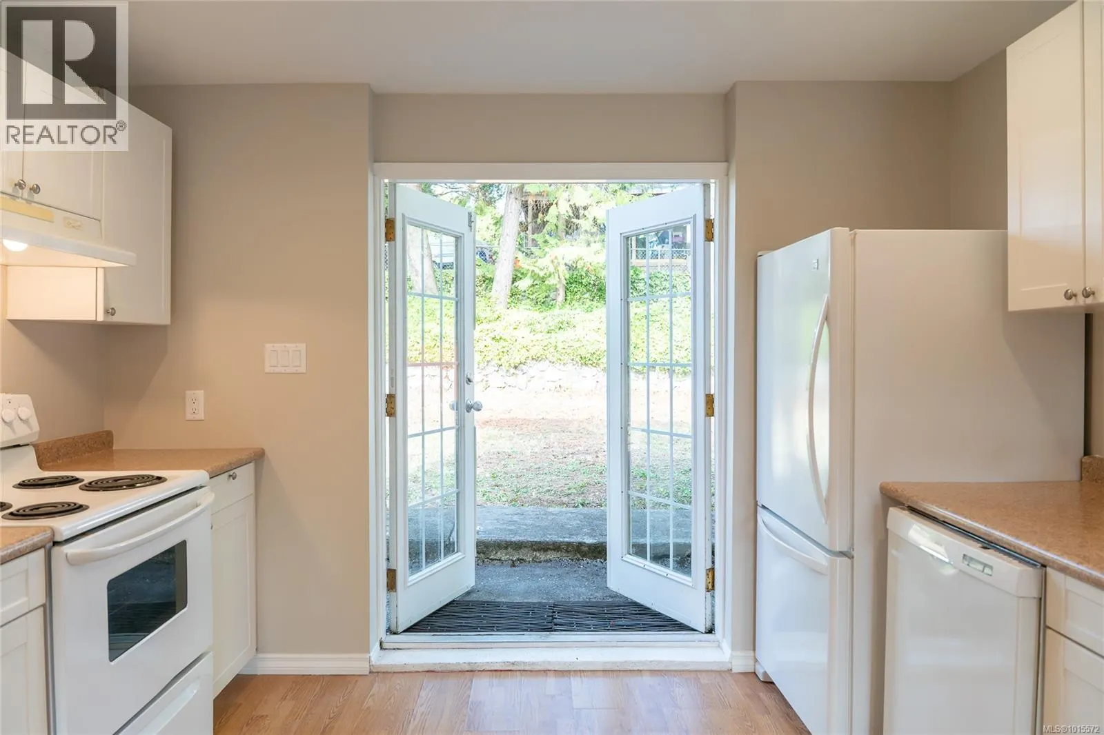 3062 Shoreview Dr