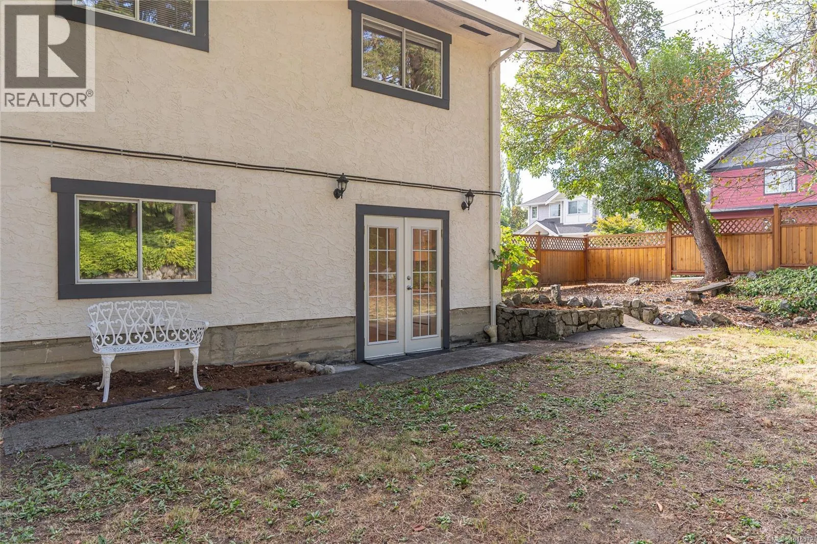 3062 Shoreview Dr