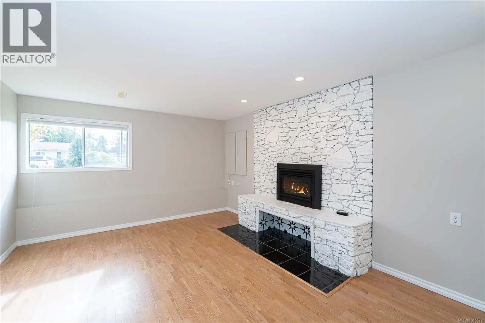 3062 Shoreview Dr