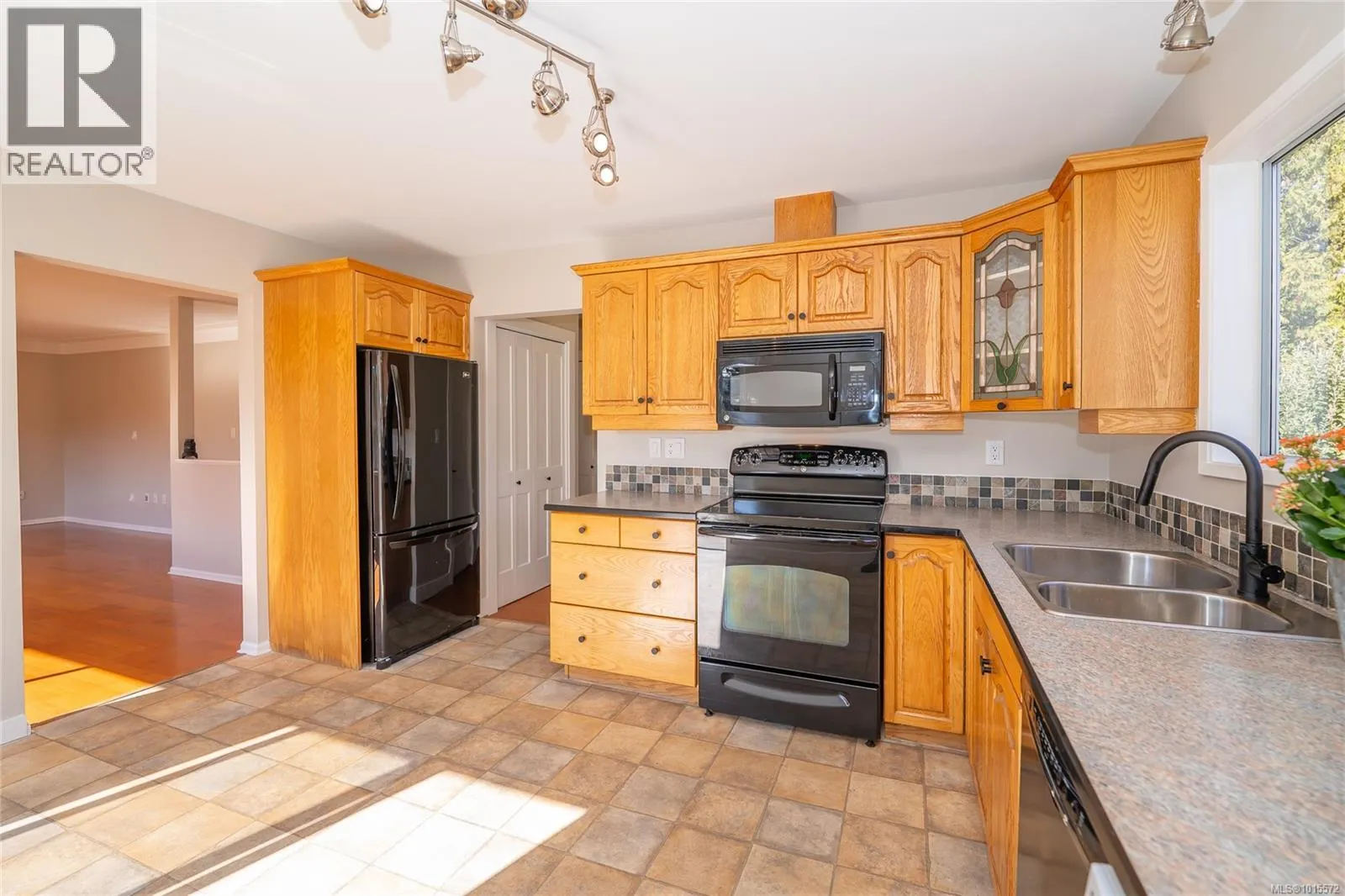 3062 Shoreview Dr