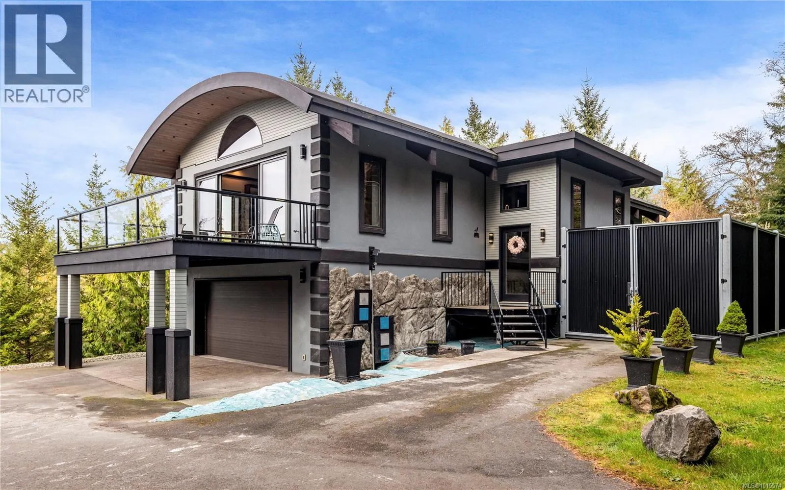 7405 Thornton Hts