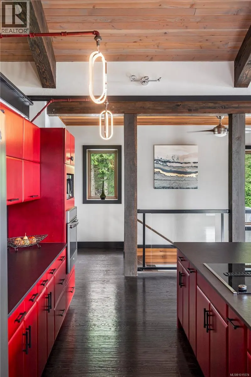 7405 Thornton Hts