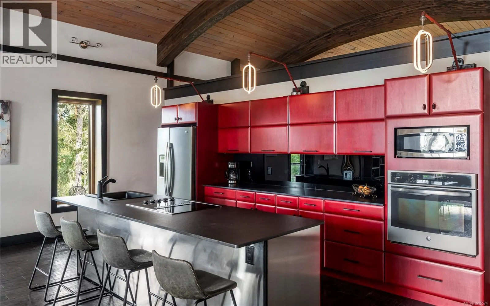 7405 Thornton Hts
