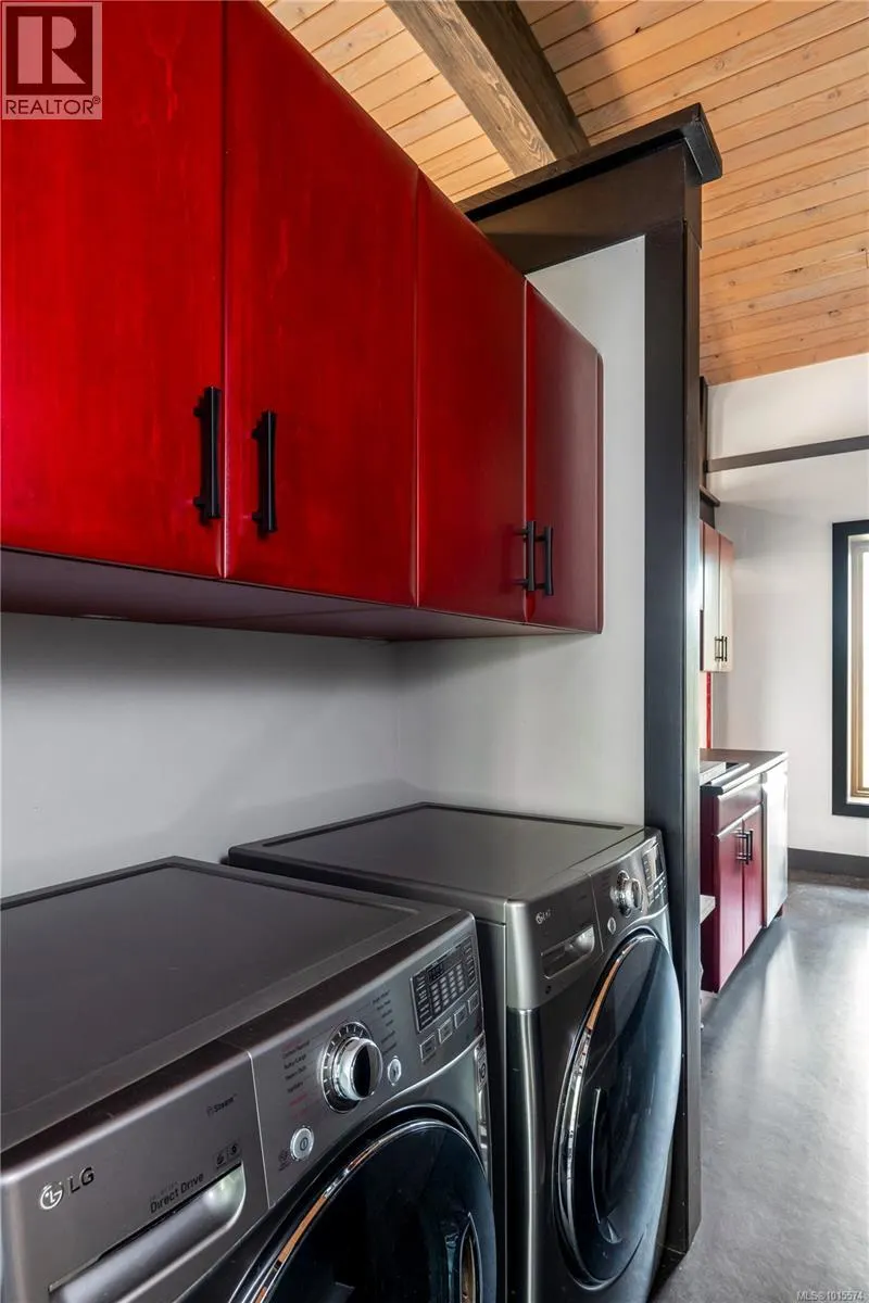 7405 Thornton Hts