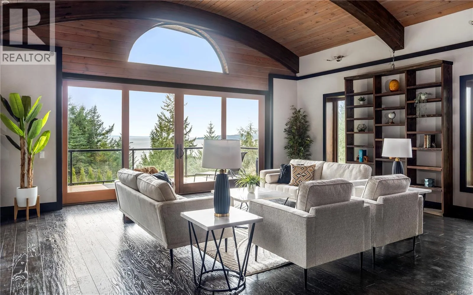 7405 Thornton Hts
