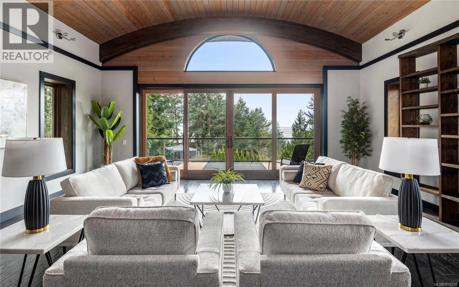 7405 Thornton Hts