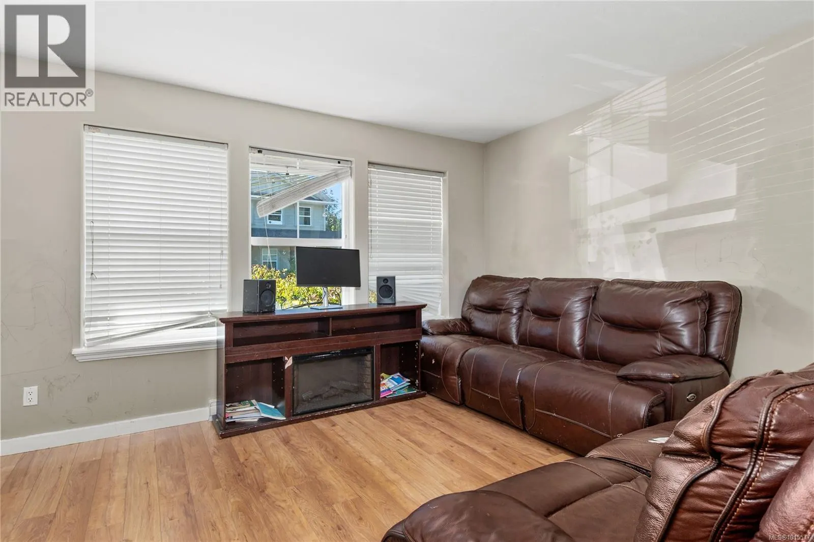 12 1120 EVERGREEN Rd
