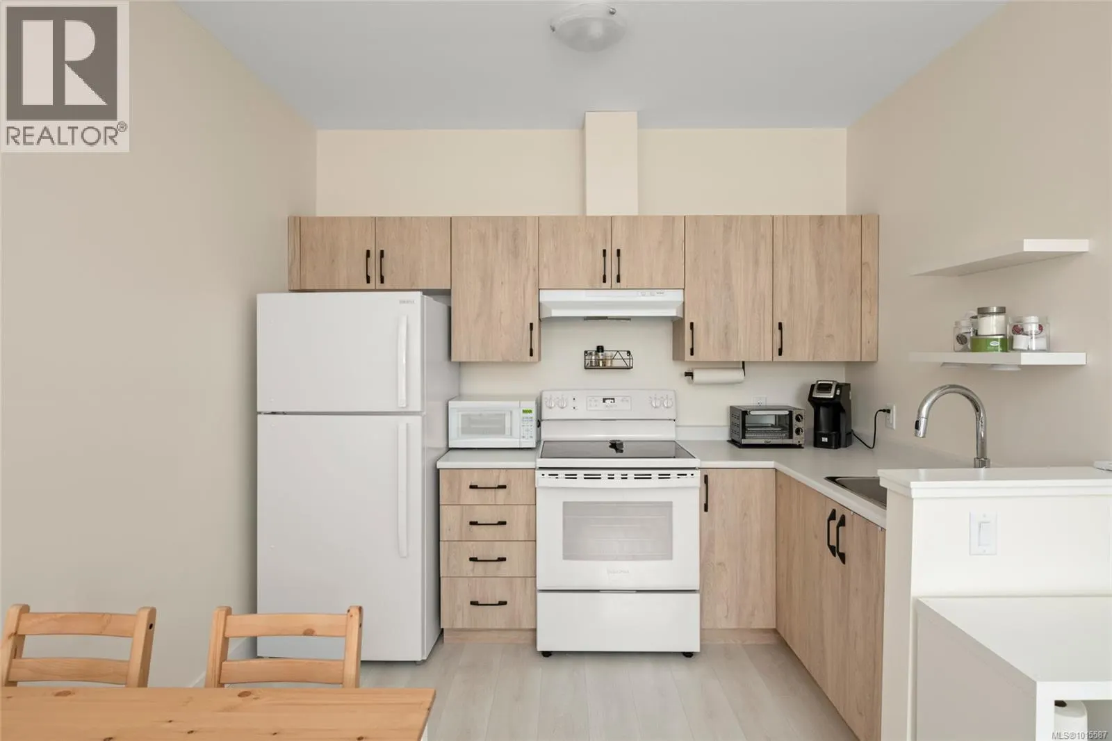 903 Greystone Pl