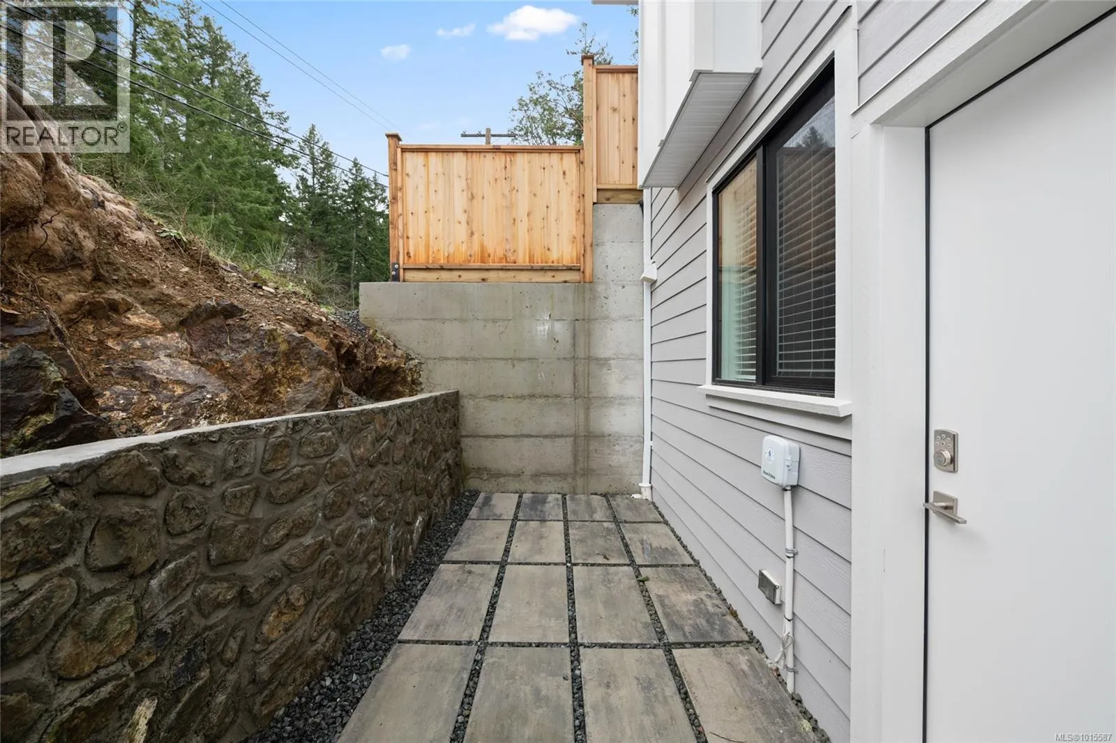 903 Greystone Pl