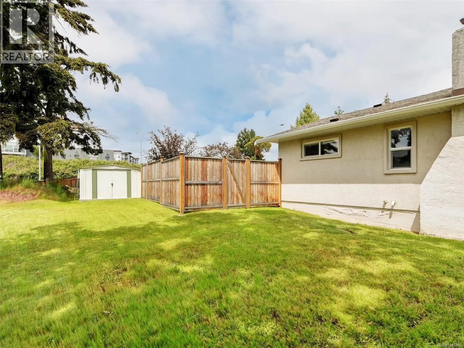 640 Strandlund Ave