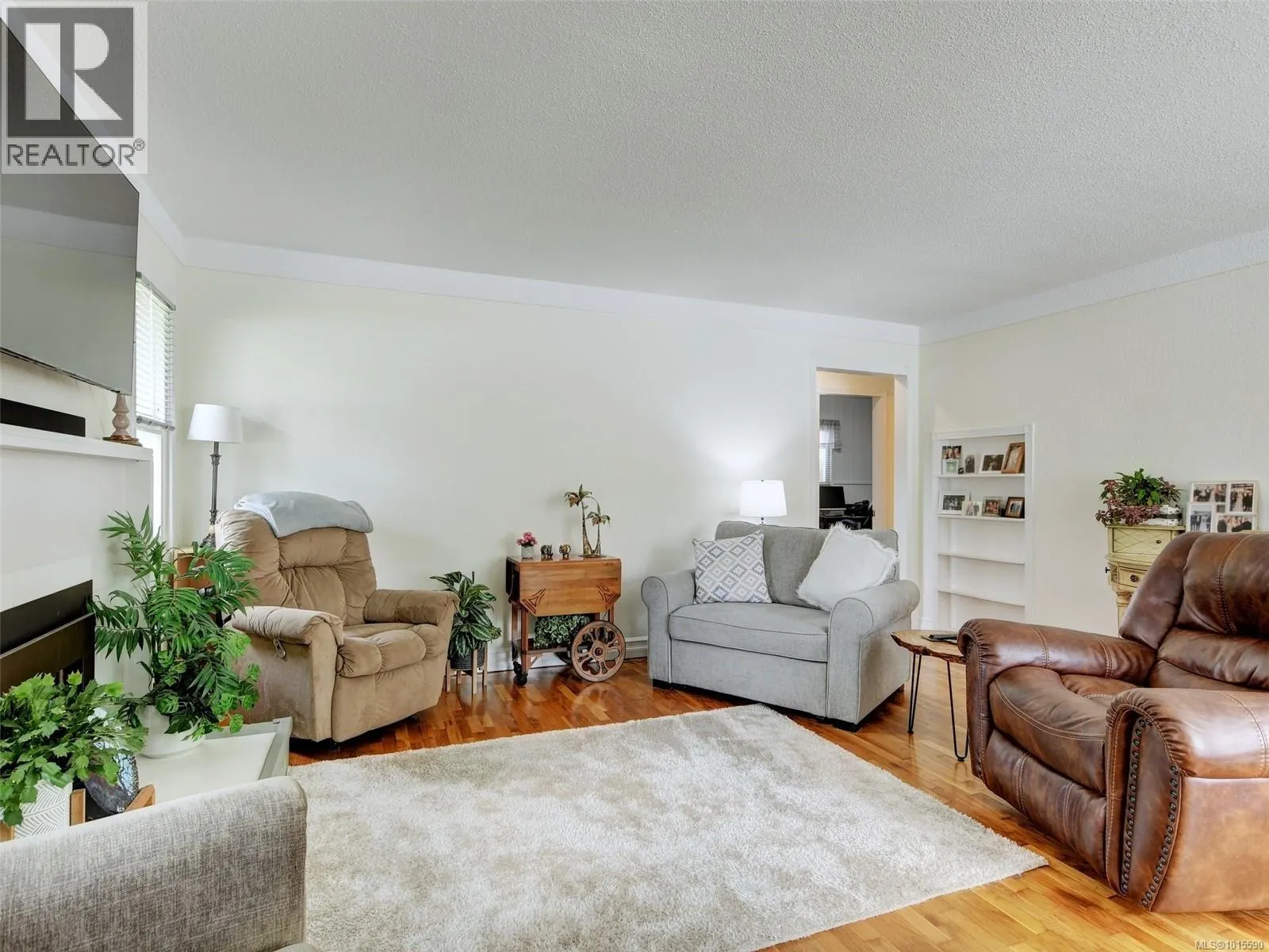 640 Strandlund Ave