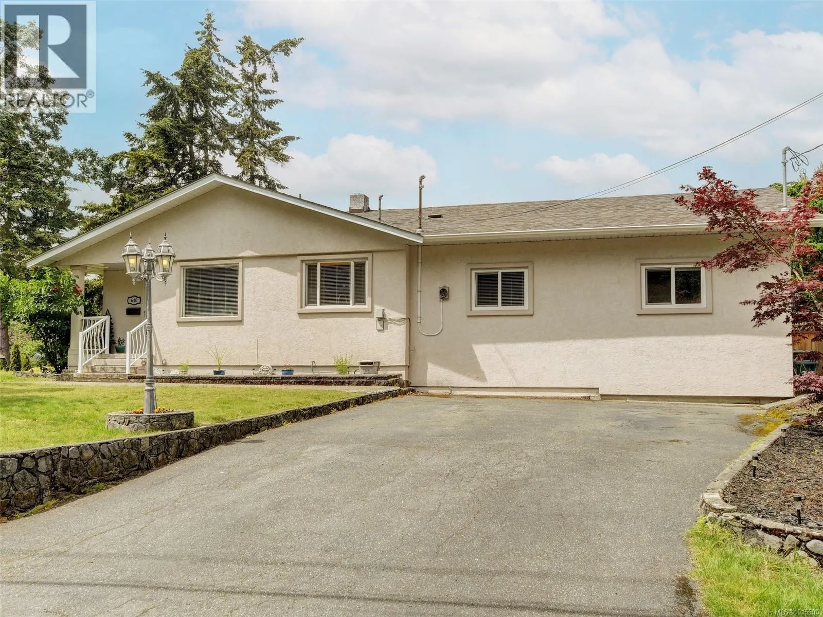 640 Strandlund Ave
