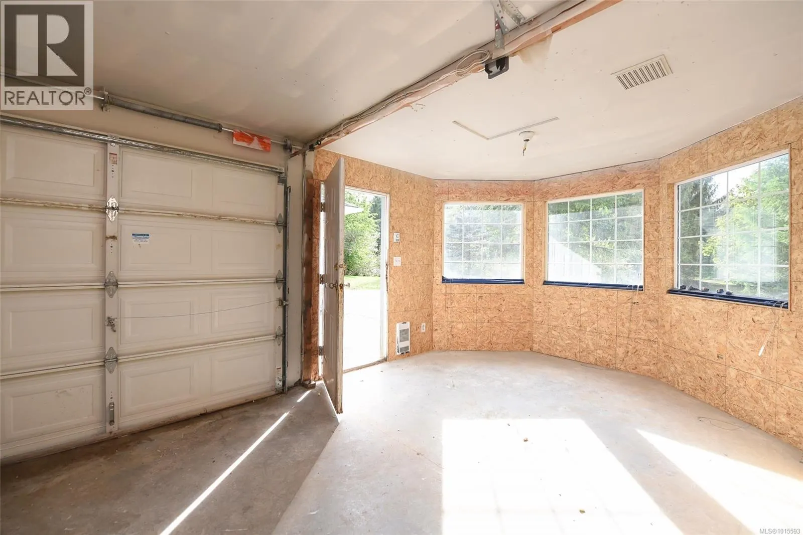 8868 Erickson Pl