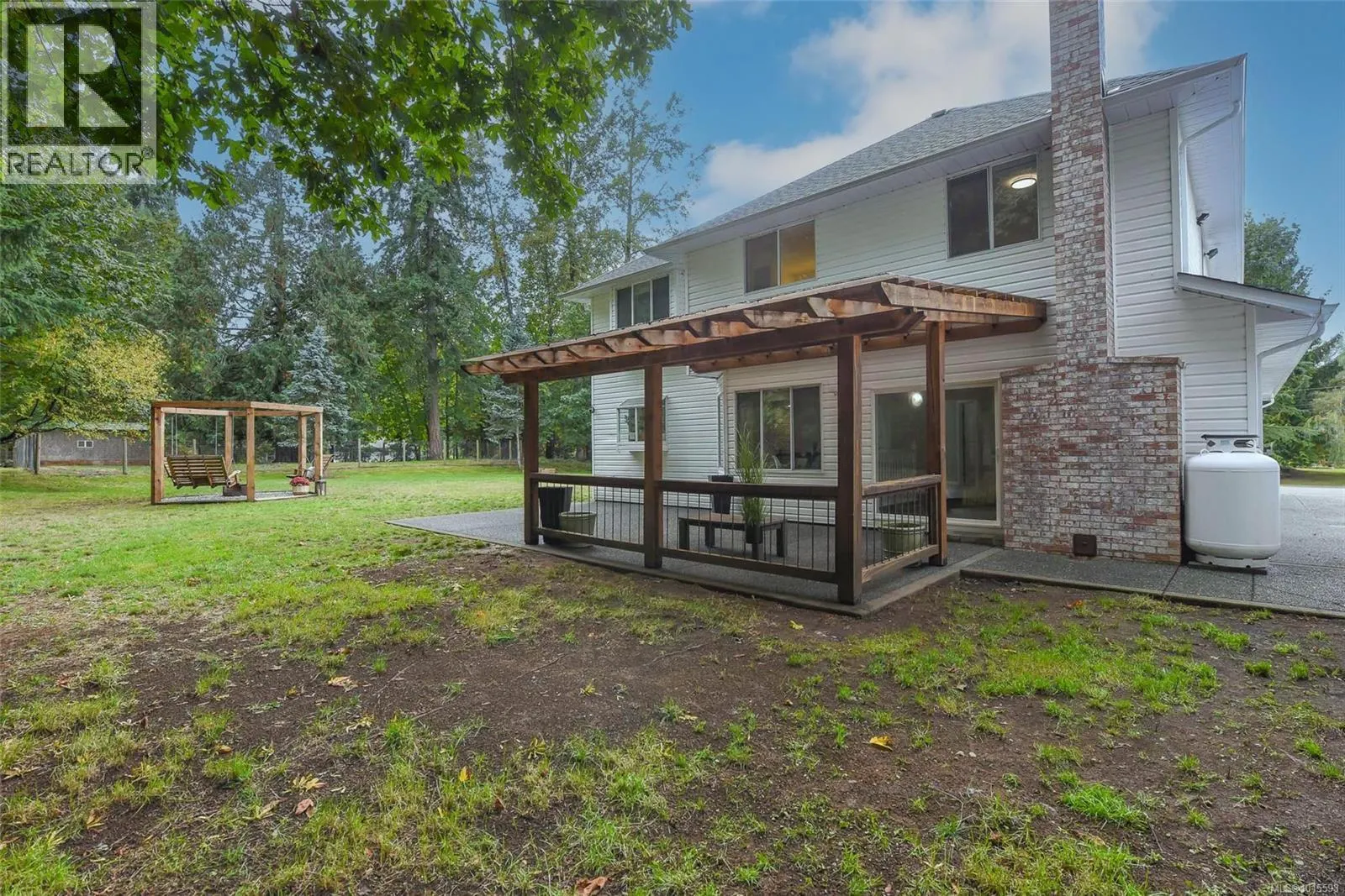 8868 Erickson Pl