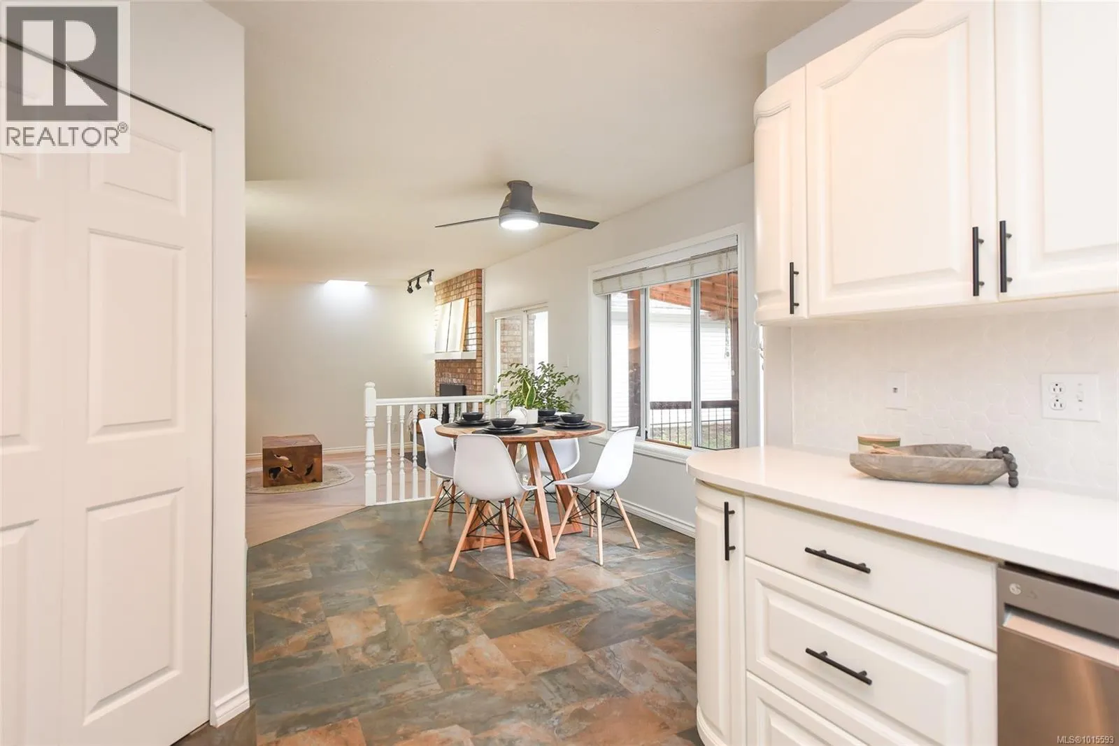 8868 Erickson Pl