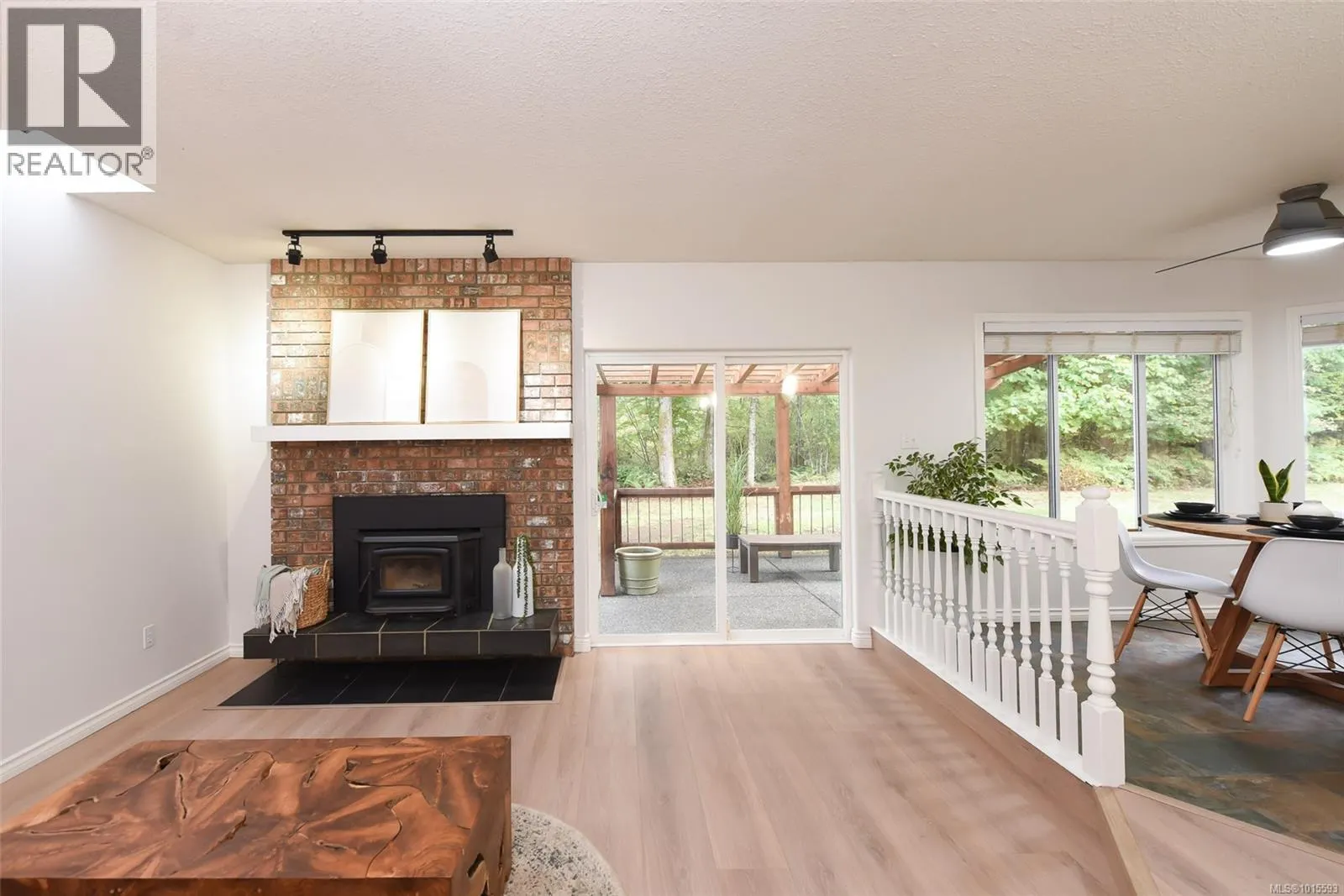 8868 Erickson Pl