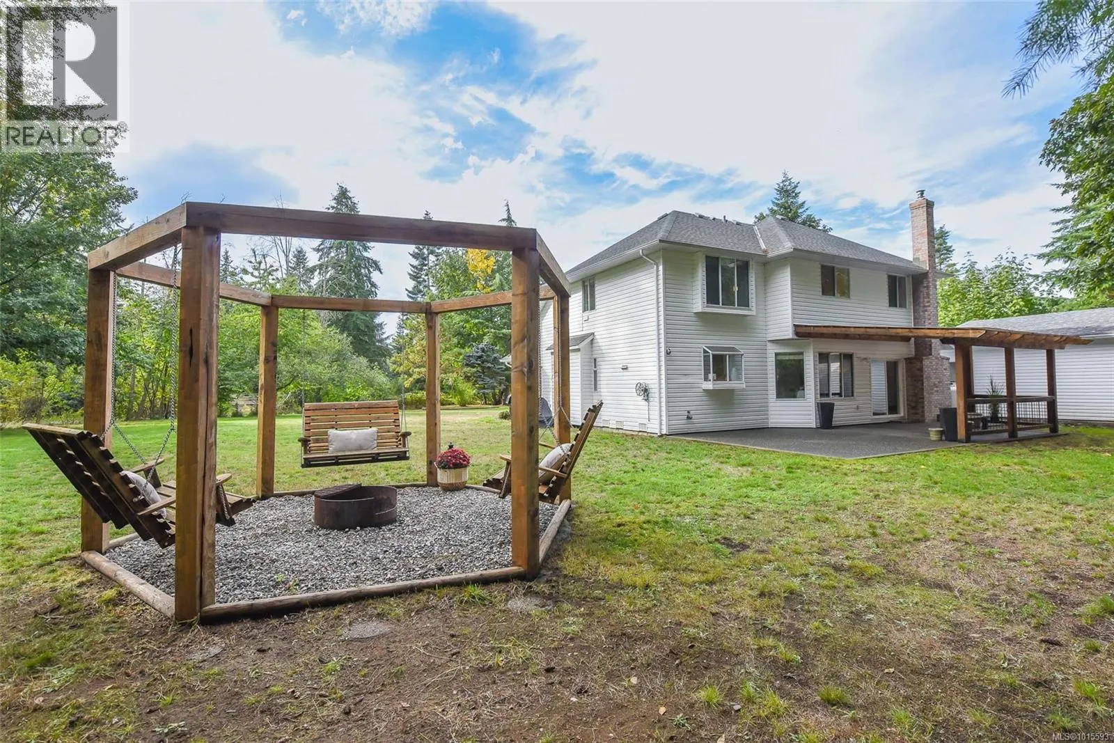 8868 Erickson Pl