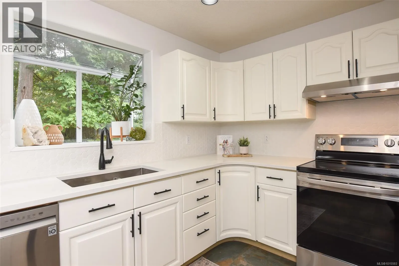 8868 Erickson Pl