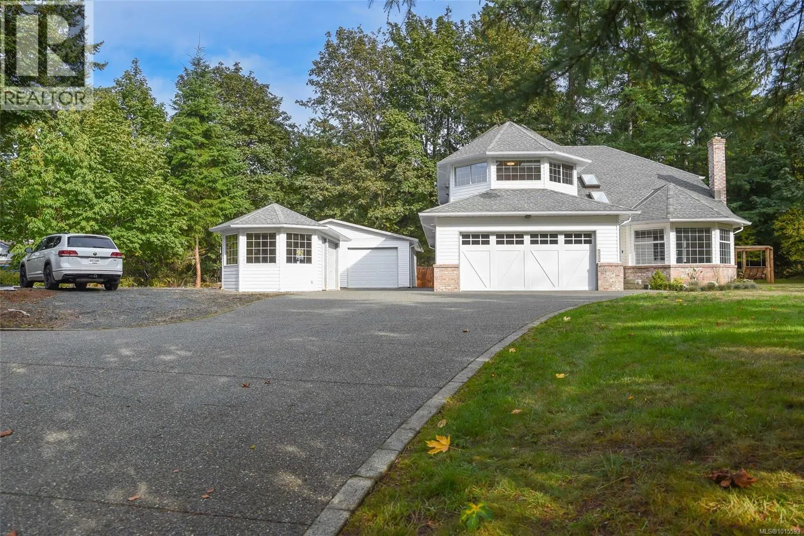 8868 Erickson Pl