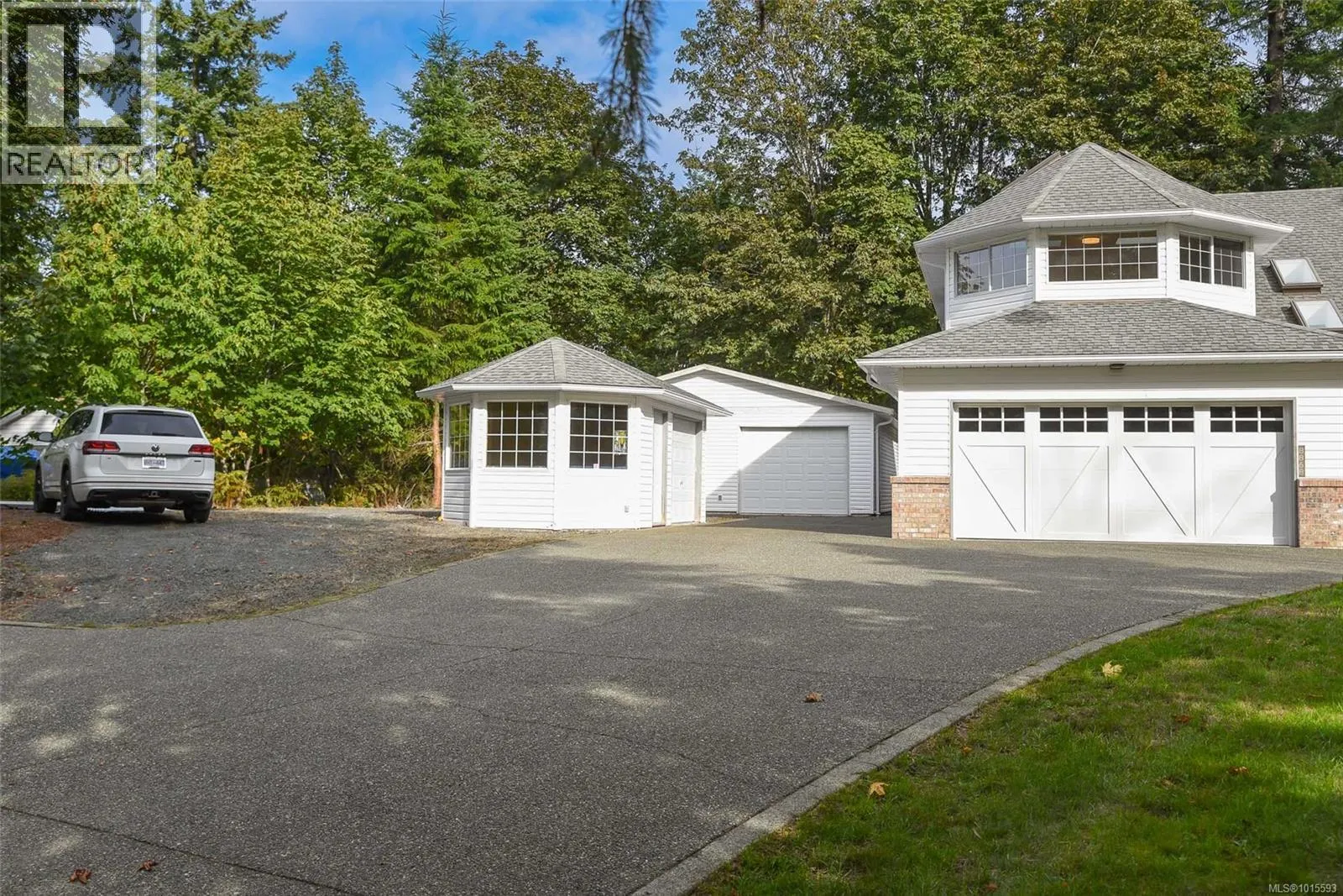 8868 Erickson Pl