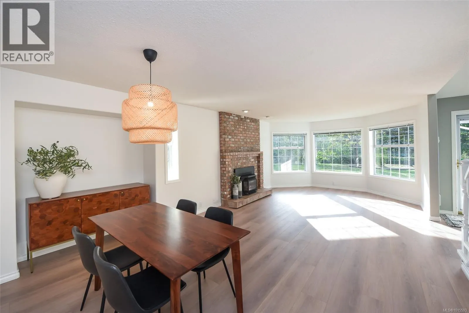 8868 Erickson Pl