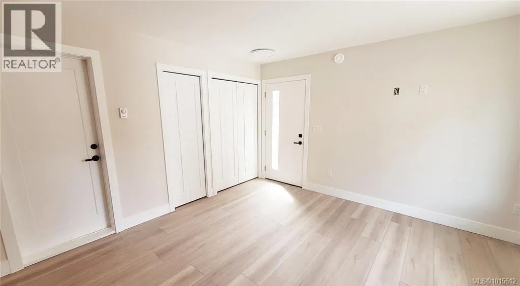 7072 Central Saanich Rd