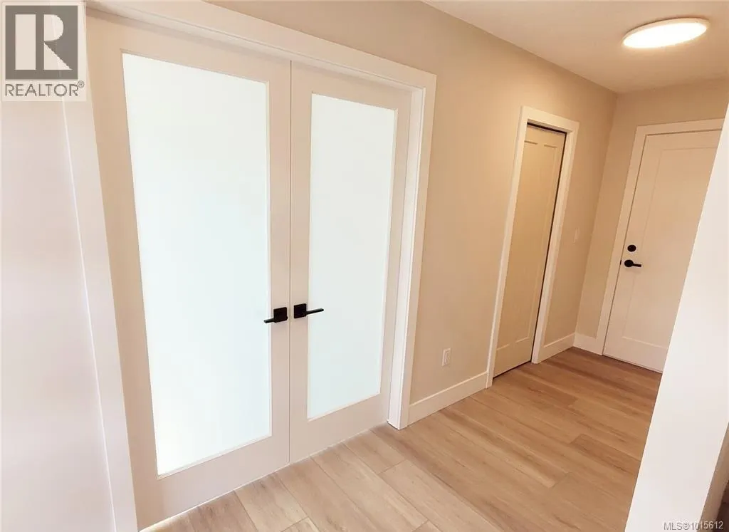 7072 Central Saanich Rd