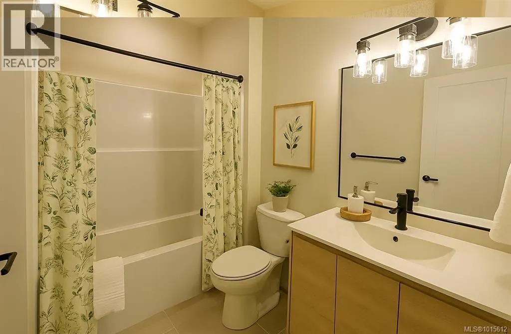 7072 Central Saanich Rd