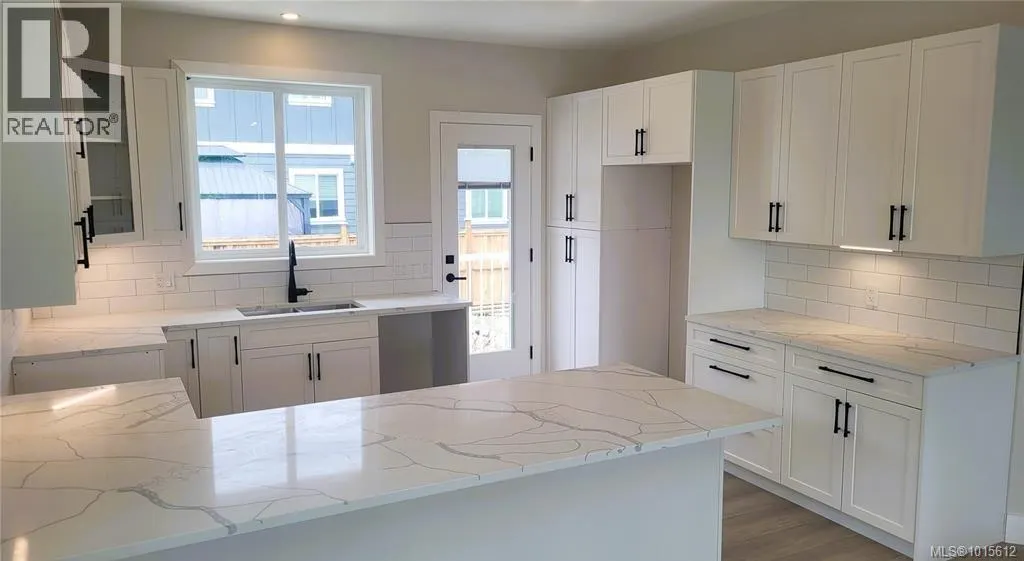 7072 Central Saanich Rd
