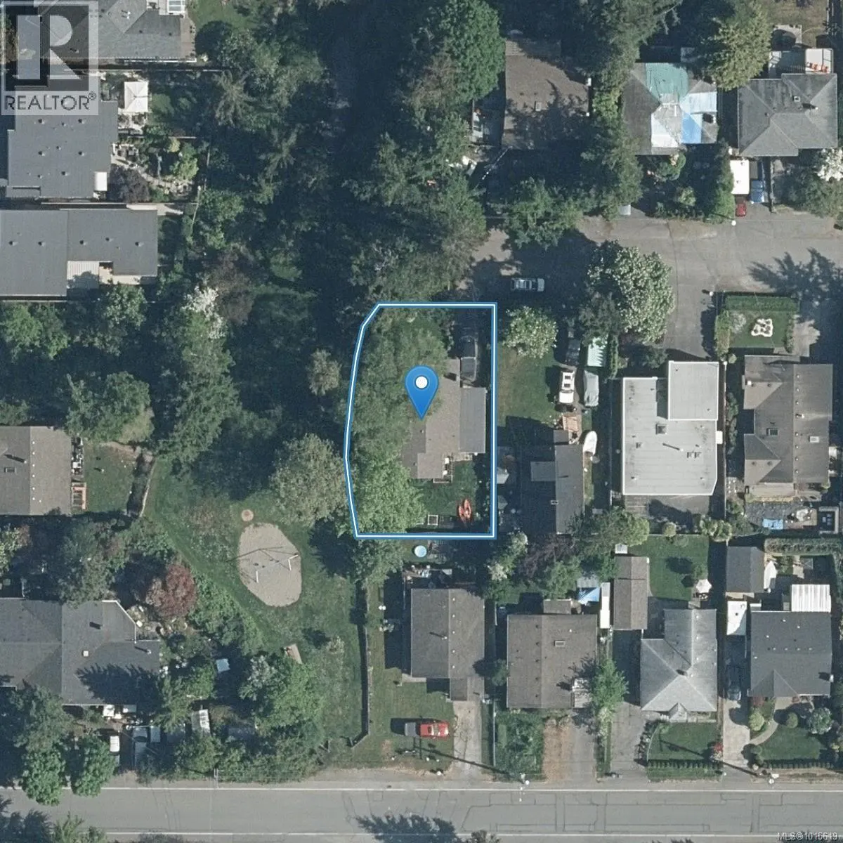 2365 Lovell Ave