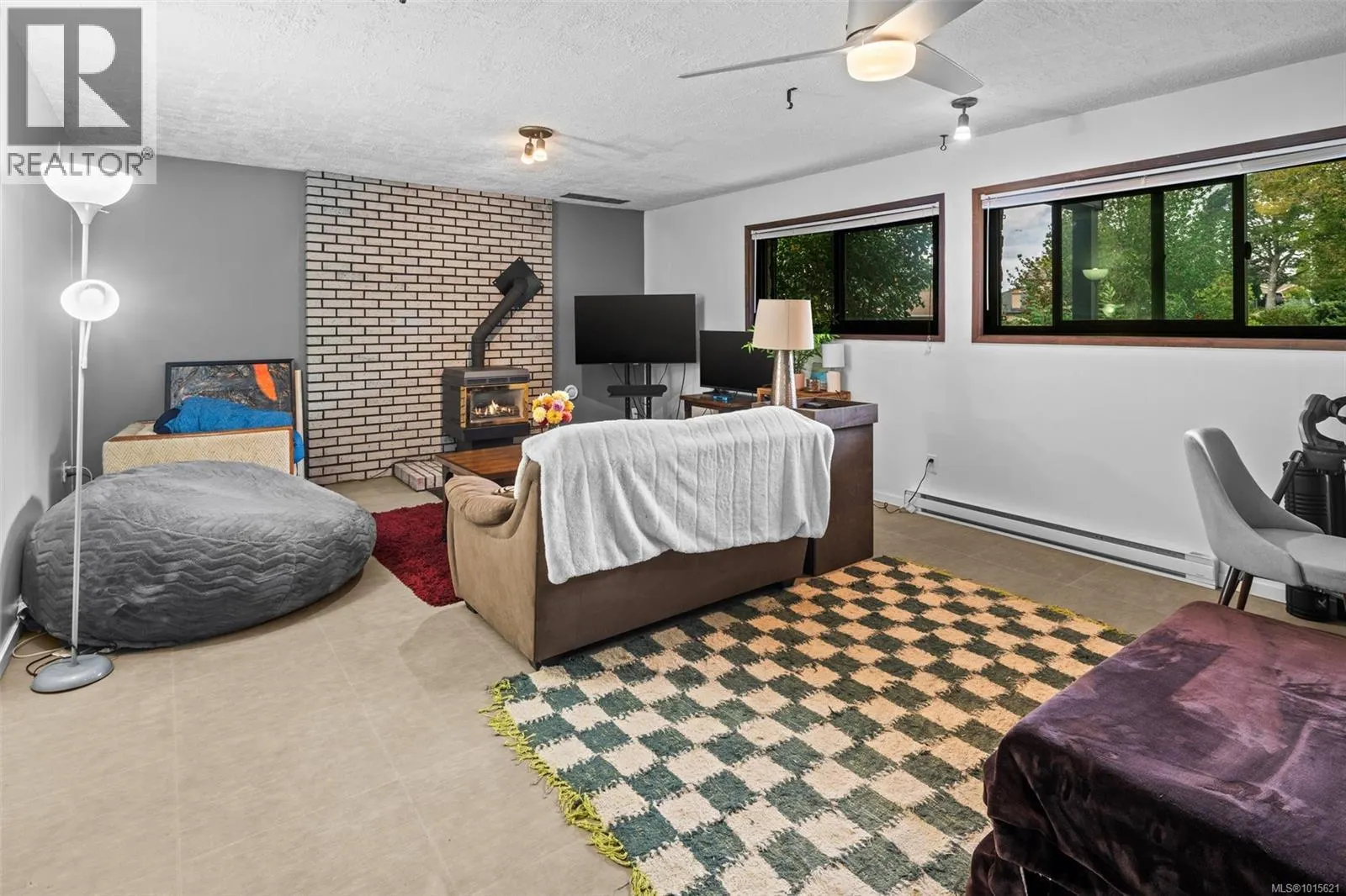 4186 Kashtan Pl
