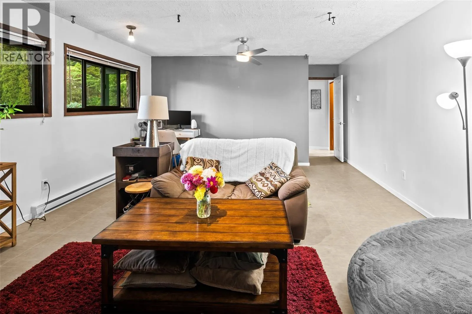 4186 Kashtan Pl