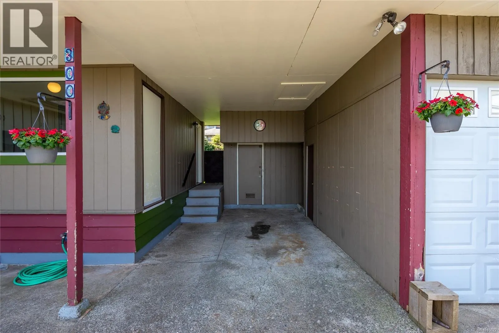 300 McCarthy St