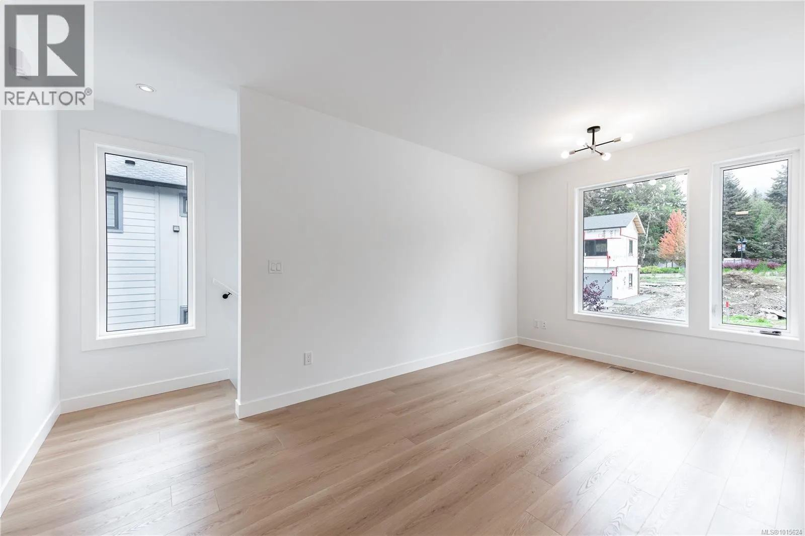 110 Plante Cres