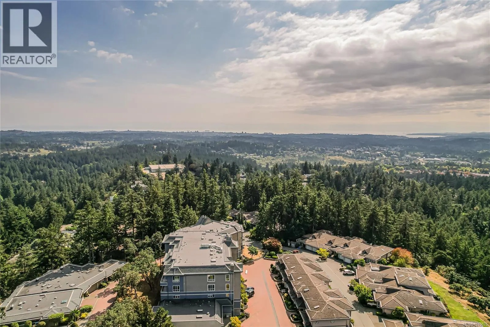 201 940 Boulderwood Rise