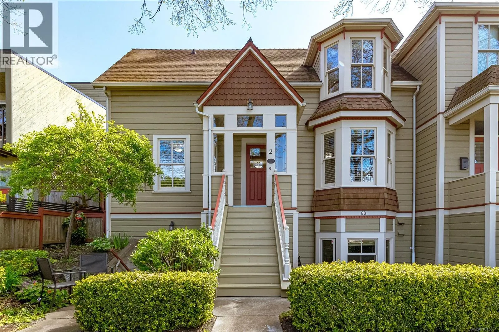 2 88 Dallas Rd