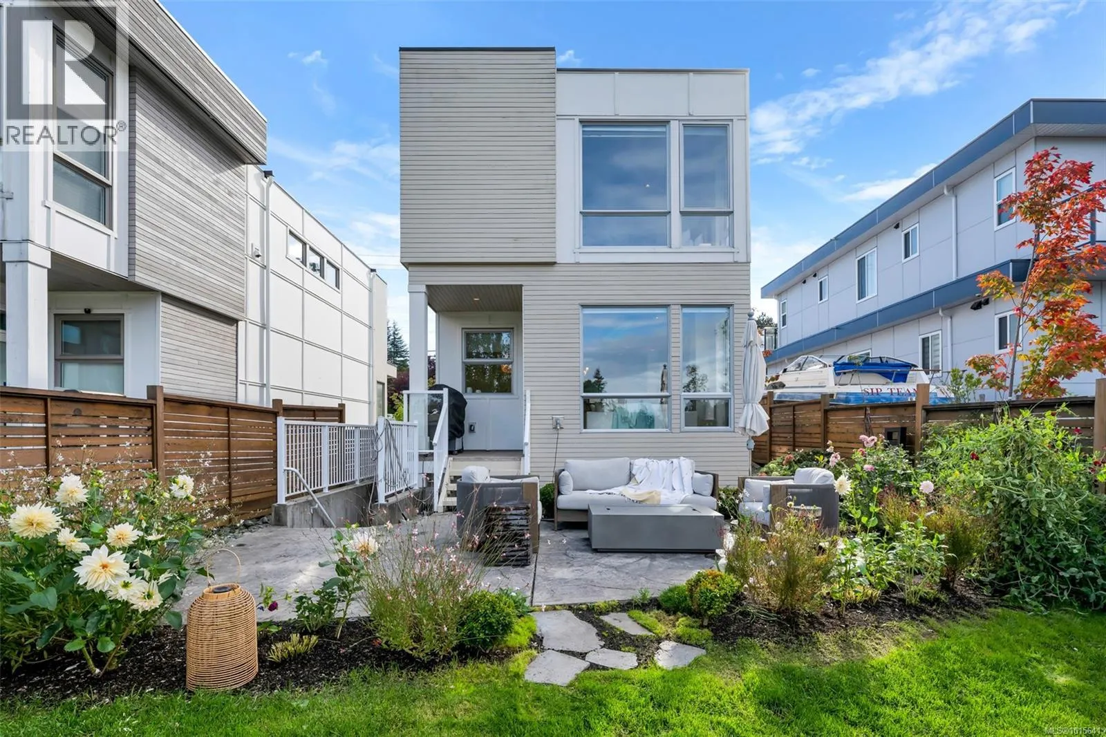 1040 Colville Rd