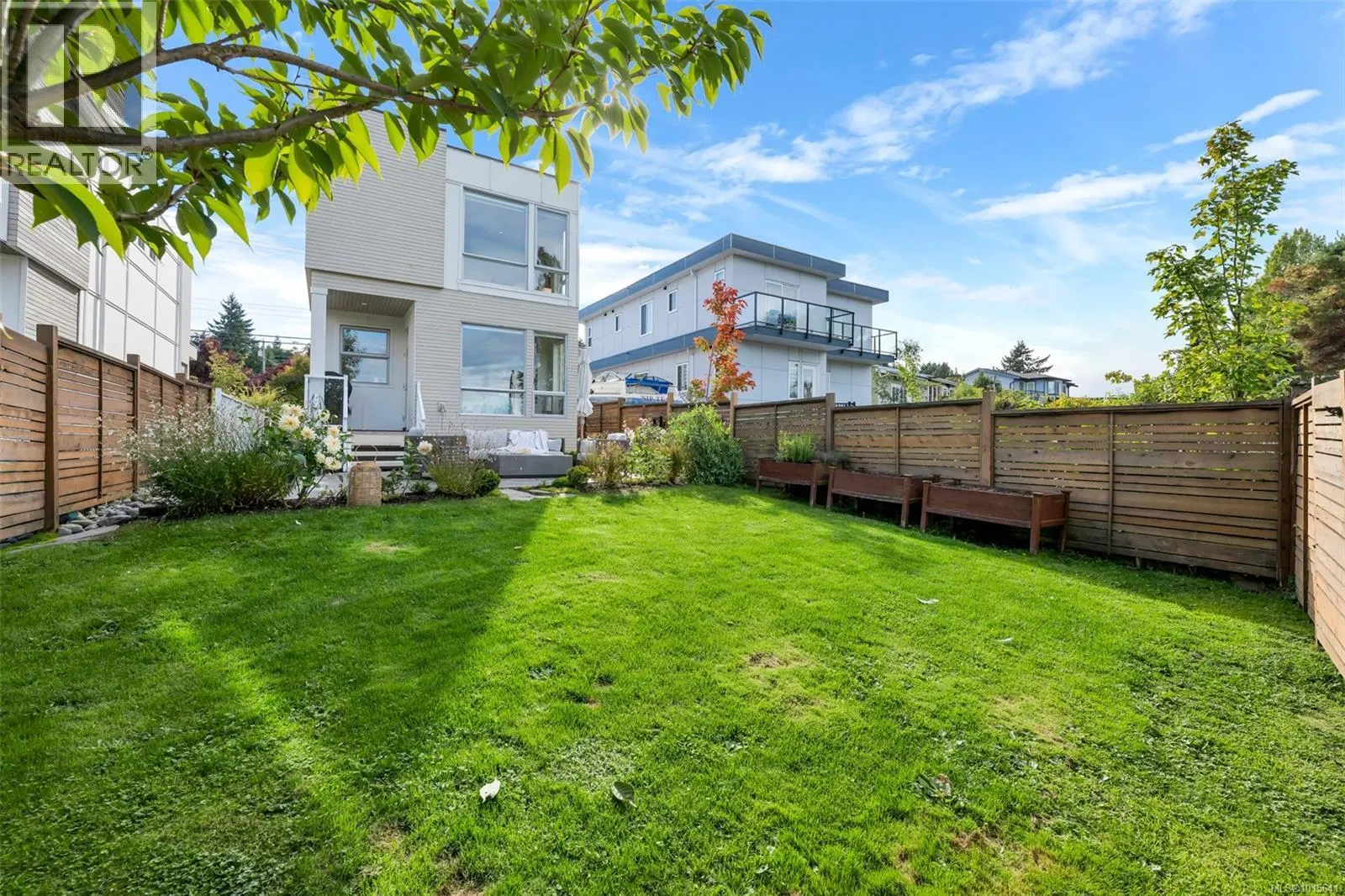 1040 Colville Rd