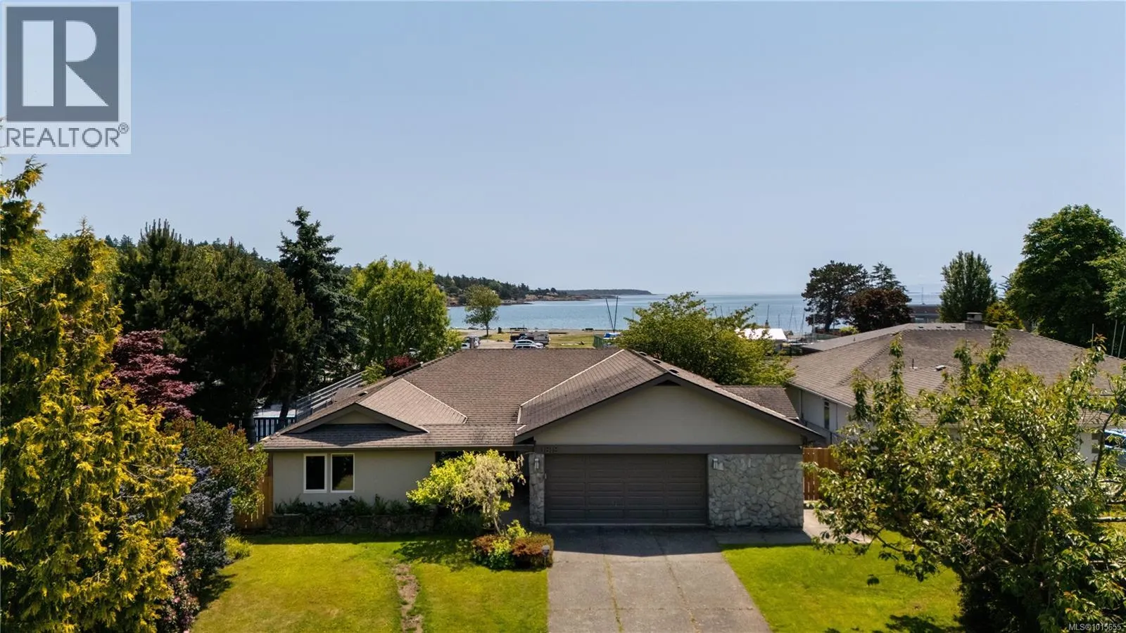 3819 Beachview Pl