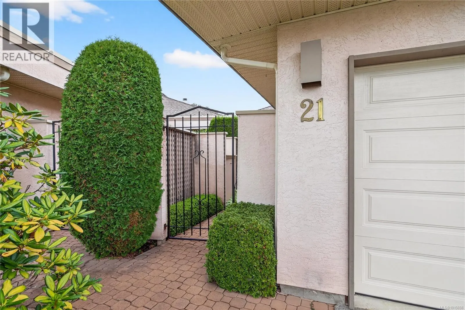 21 4318 Emily Carr Dr