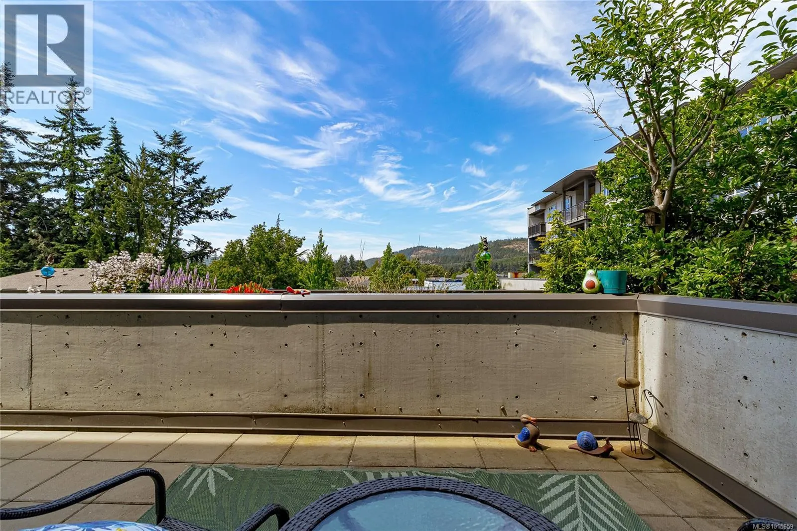 203 2655 Sooke Rd