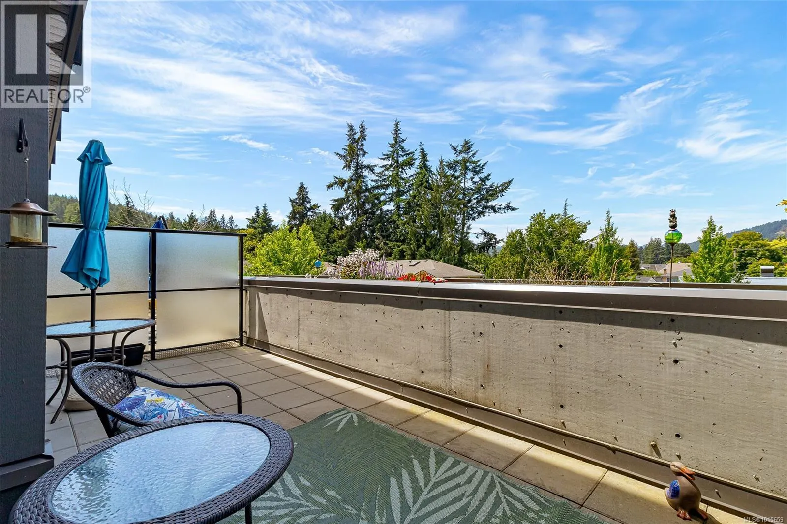 203 2655 Sooke Rd