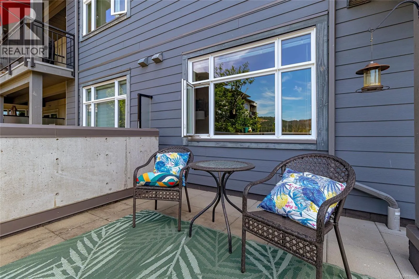 203 2655 Sooke Rd