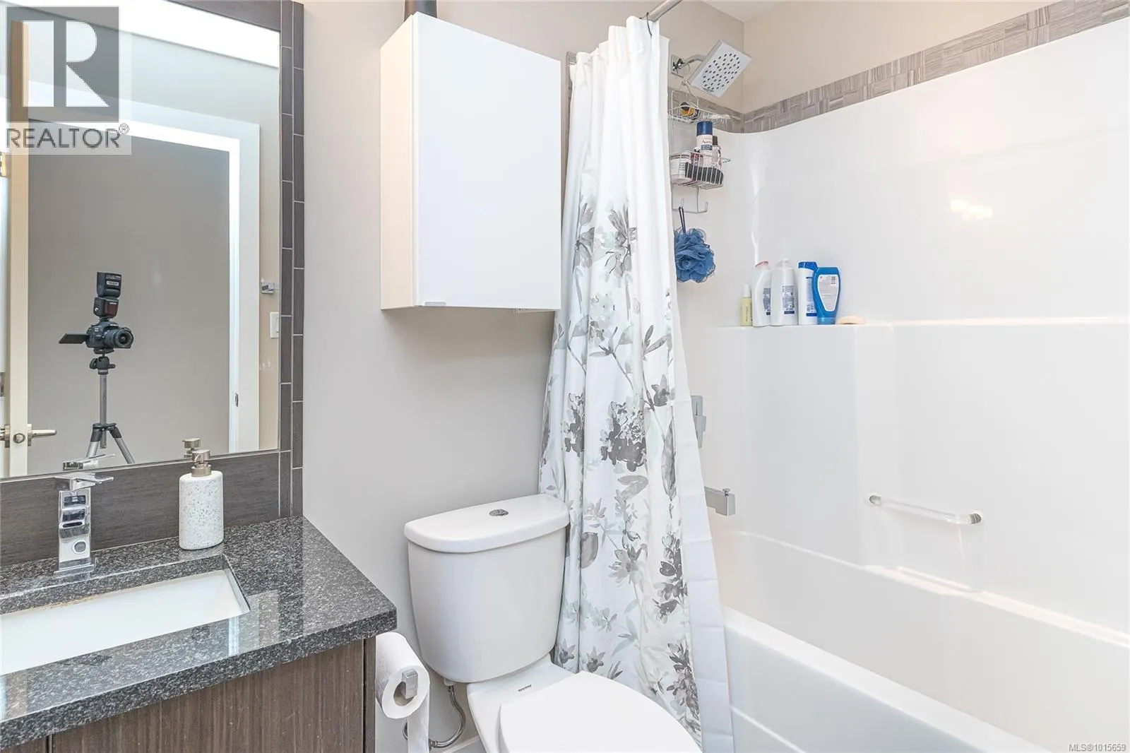 203 2655 Sooke Rd